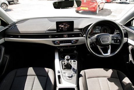Audi A4 TFSI SE