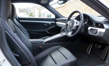 Porsche 911 (991) Martini Racing Edition 18