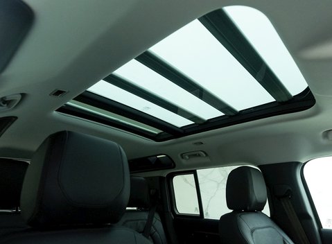 Land Rover Defender 110 D250 First Edition 11