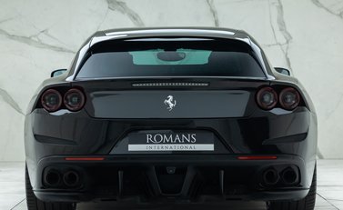 Ferrari GTC4 Lusso V12 8