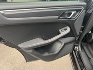 Porsche Macan PDK 38