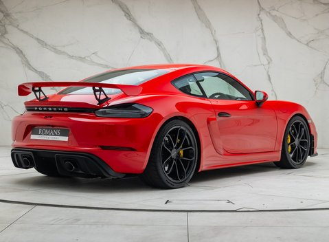 Porsche Cayman GT4 (718) 6
