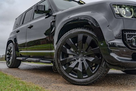 Land Rover Defender D300 X-Dynamic HSE URBAN 25