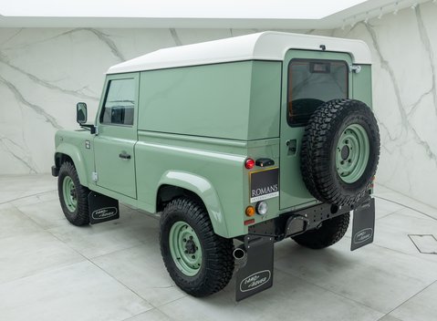 Land Rover Defender 90 HERITAGE HARD TOP 9