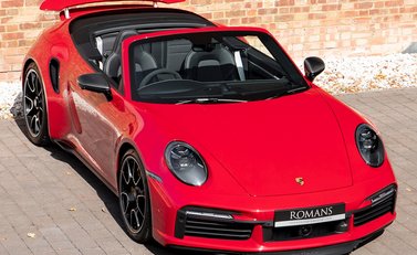 Porsche 911 Turbo S Cabriolet (992) 8