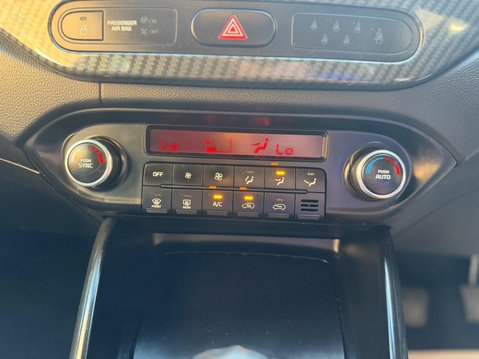 Kia Carens 1.7 CRDi 3 Euro 6 (s/s) 5dr 27