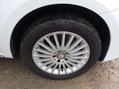 Mercedes-Benz V Class 2.2 V220d BlueTEC SE MPV 5dr Diesel G-Tronic+ Euro 6 (s/s) 7 Seat (163 ps) 19