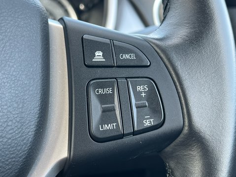 Suzuki Vitara SZ-T MHEV 33