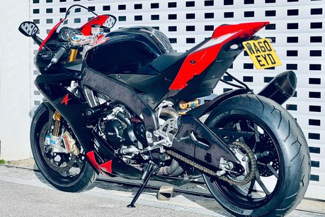 Aprilia RSV RSV 4 Factory 21