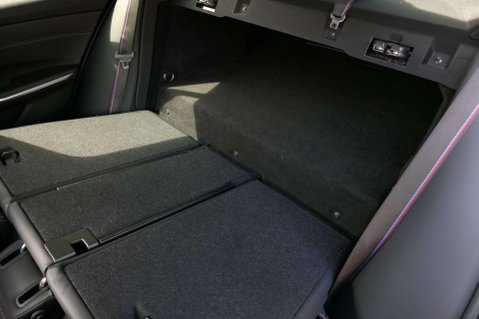 BMW 3 Series 330E M SPORT 27