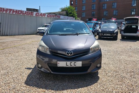 Toyota Yaris VVT-I SR.. AUTOMATIC.. 5 SERVICES.. STUNNING EXAMPLE..  3