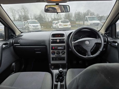 Vauxhall Astra 1.4i 16v Enjoy Hatchback 5dr Petrol Manual (167 g/km, 89 bhp) 17