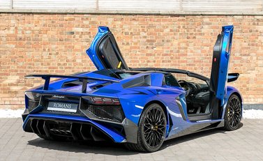 Lamborghini Aventador SV LP750-4 Roadster 10