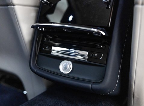 Rolls-Royce Phantom VIII EWB 45