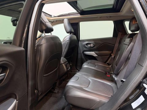 Jeep Cherokee 2.2 MultiJetII Overland SUV 5dr Diesel Auto 4WD Euro 6 (s/s) (200 ps) 32