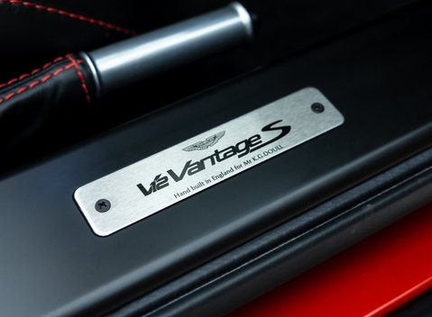 Aston Martin V12 Vantage S Roadster 29