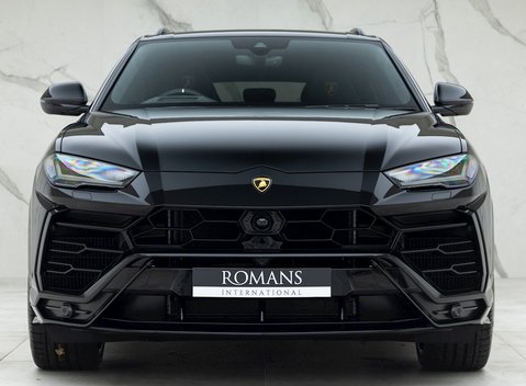 Lamborghini Urus 4