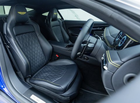 Aston Martin DB12 V8 14