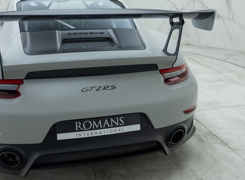Porsche 911 GT2 RS (991) 30