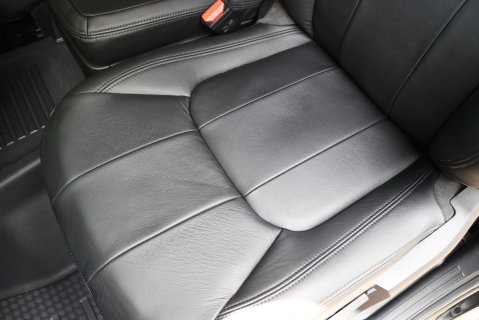 Defender 90 Commercial 11