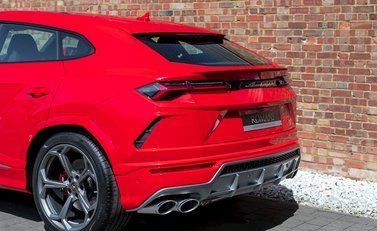 Lamborghini Urus 28