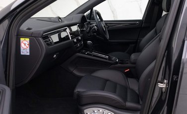 Porsche Macan S PDK 10