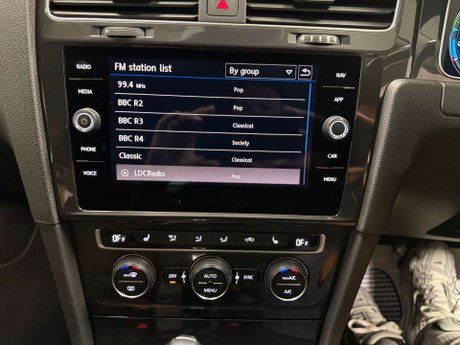Volkswagen Golf e-Golf 5dr 30