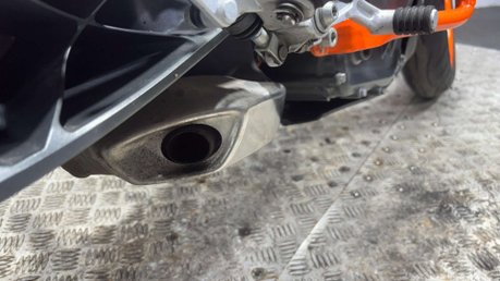 KTM 390 DUKE 2014 FULL HISTORY ONLY 5K VERY CLEAN A2 READY NAKED BIKE 390CC 20