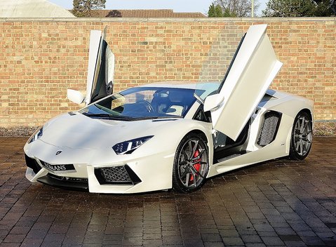 Lamborghini Aventador LP 700-4 6