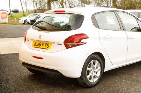 Peugeot 208 ACTIVE 8