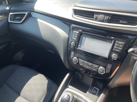 Nissan Qashqai 1.2 DIG-T n-tec 2WD Euro 6 (s/s) 5dr 15