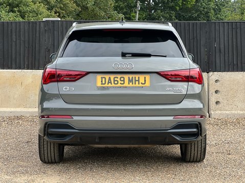 Audi Q3 TFSI QUATTRO S LINE 8