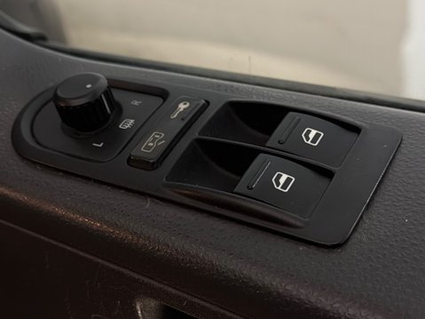 Volkswagen Caravelle EXECUTIVE TDI 25