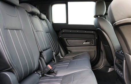 The Seeker SRX Edition (conversion for the new Land Rover Defender 110 and 90) is now launched!