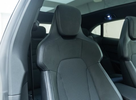 Porsche Taycan 4S Cross Turismo 12