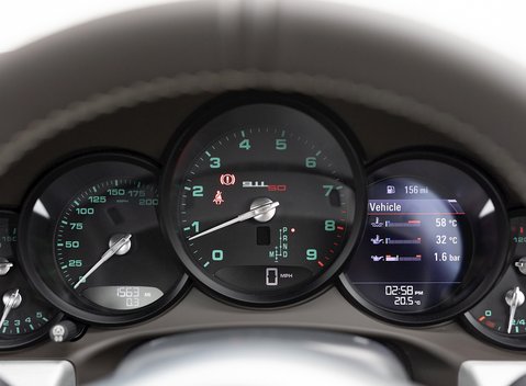 Porsche 911 (991) 50th Anniversary Edition 17