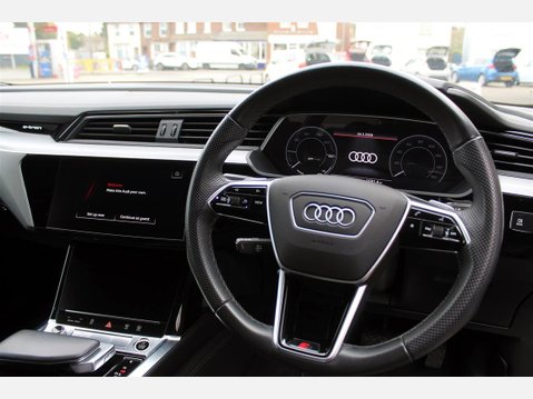 Audi E-Tron SPORTBACK QUATTRO S LINE 13