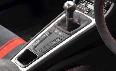 Porsche 911 (991.2) GT3 18