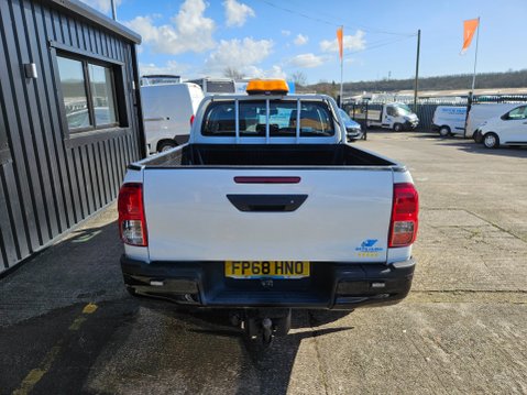 Toyota Hilux ACTIVE 4WD D-4D DCB 5