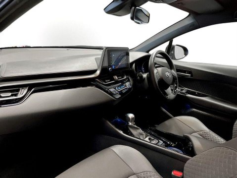 Toyota C-HR 1.8 VVT-h GPF Design SUV 5dr Petrol Hybrid CVT Euro 6 (s/s) (122 ps) Air Co 15