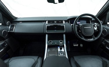 Land Rover Range Rover Sport 5.0 SVR Carbon Edition 18