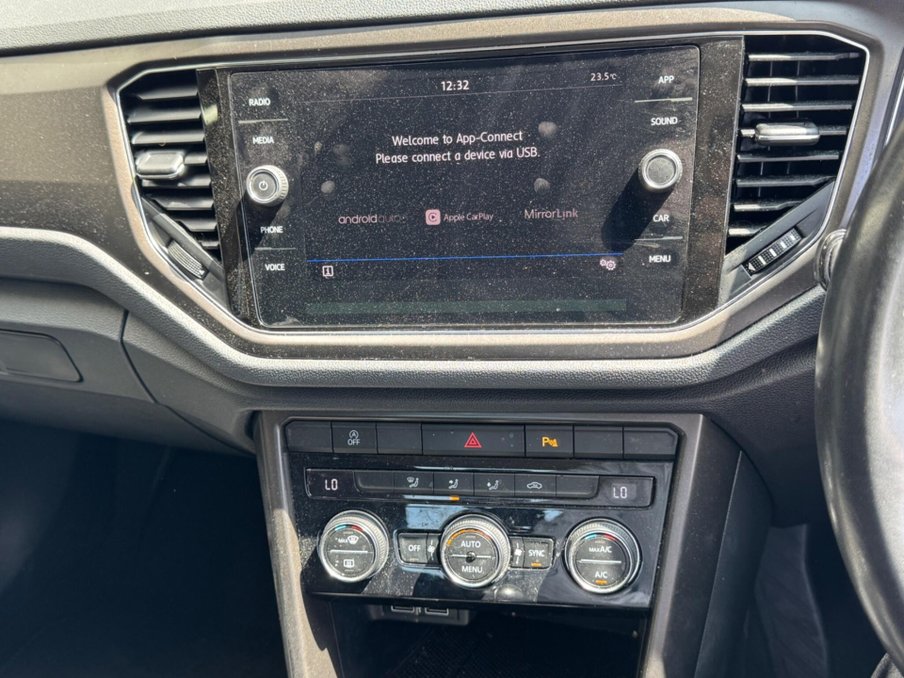 2019 Volkswagen T-Roc — image 10