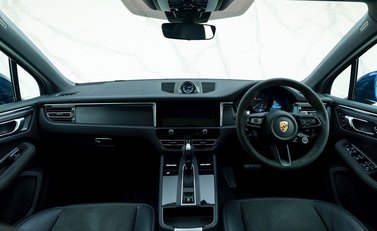 Porsche Macan GTS 17