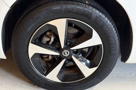 Nissan LEAF 24kWh Visia Hatchback 5dr Electric Auto (107 bhp) 69