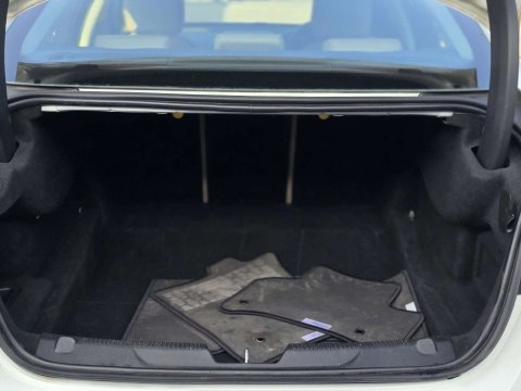 2015 Jaguar XE thumbnail 9