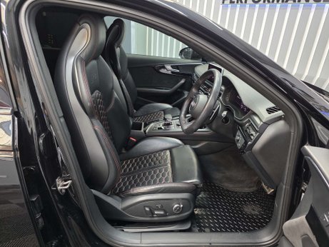 Audi RS4 2.9 TFSI V6 Estate 5dr Petrol Tiptronic quattro Euro 6 (s/s) (450 ps) 15