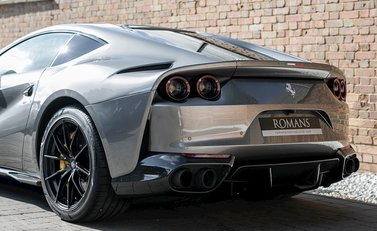 Ferrari 812 Superfast 26