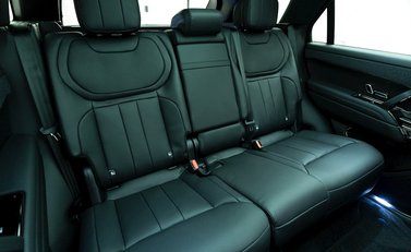 Land Rover Range Rover Sport P440e Dynamic SE 12
