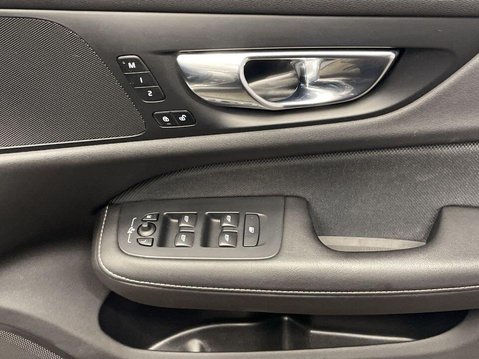Volvo V60 2.0 D4 R-Design Estate 5dr Diesel Auto Euro 6 (s/s) (190 ps) 32