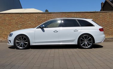Audi RS4 Avant 5
